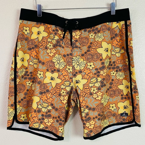 Surfcuz Floral 4 Way Stretch Board Shorts Size 36 - Picture 2 of 5